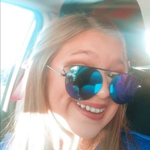 Meet your Posher, Maylee